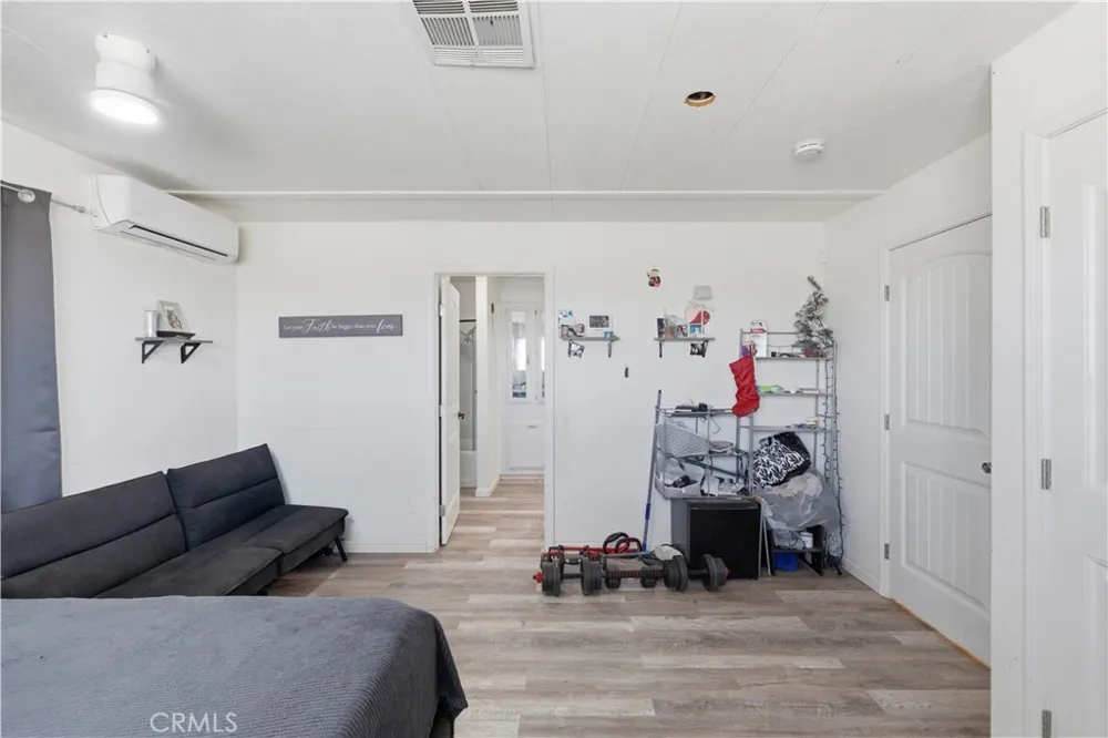 5885 Dos Palmas Phelan, CA 92371