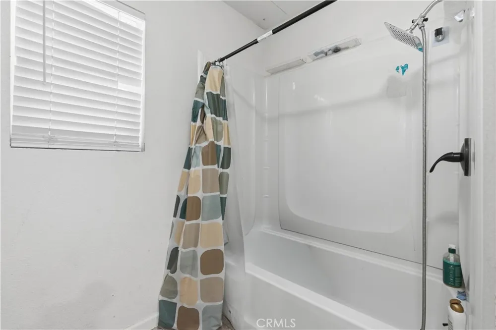 5885 Dos Palmas Phelan, CA 92371