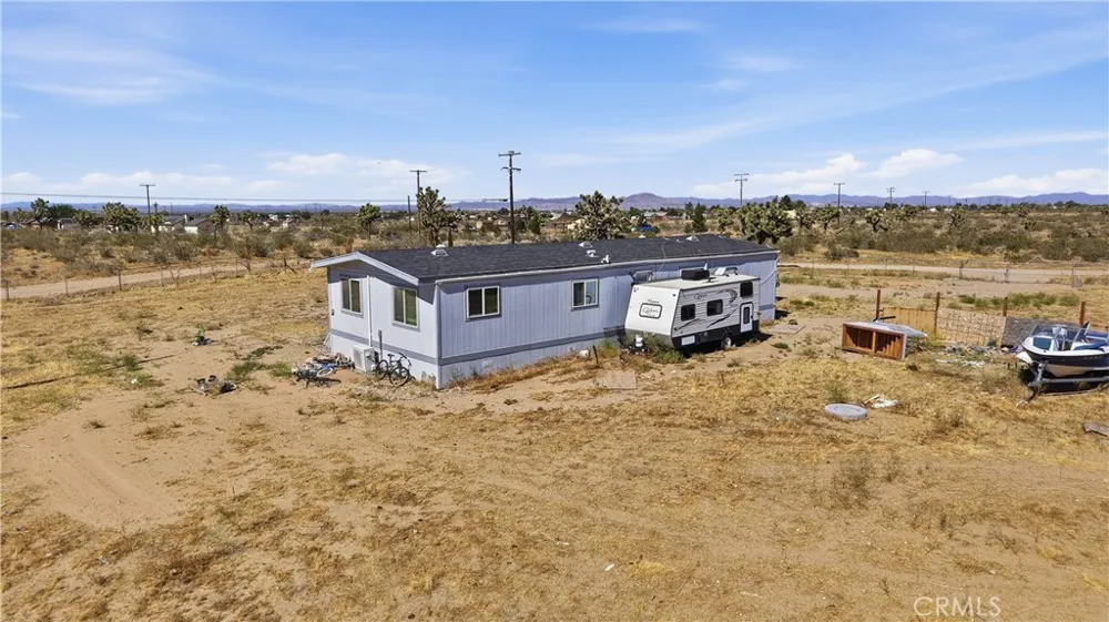 5885 Dos Palmas Phelan, CA 92371