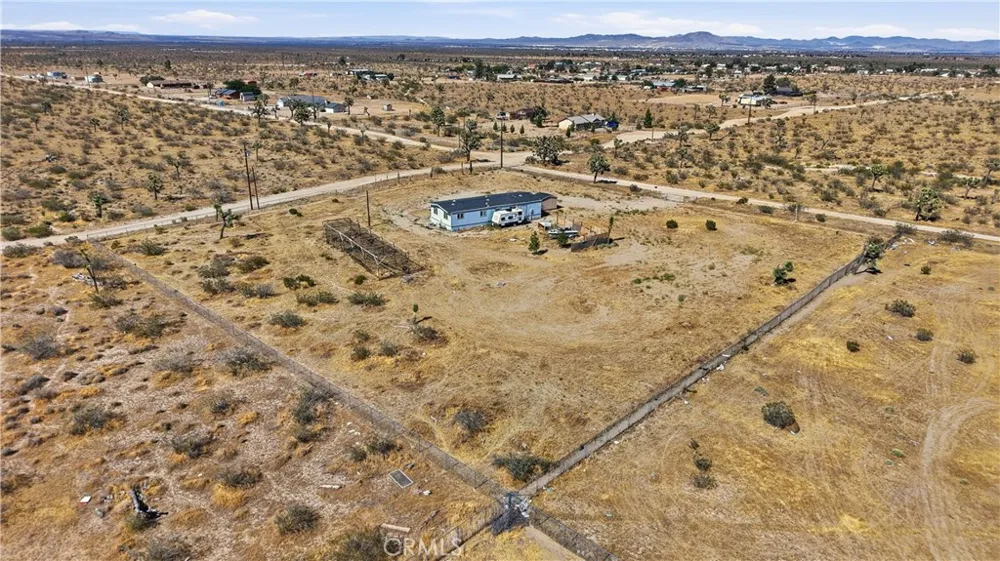 5885 Dos Palmas Phelan, CA 92371