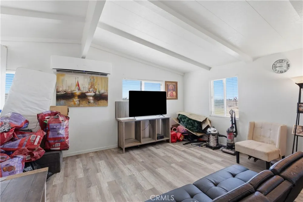 5885 Dos Palmas Phelan, CA 92371