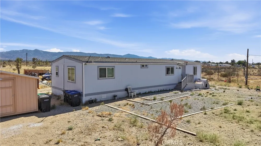 5885 Dos Palmas Phelan, CA 92371