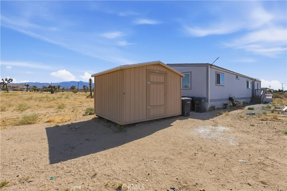5885 Dos Palmas Phelan, CA 92371
