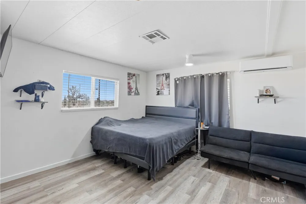5885 Dos Palmas Phelan, CA 92371