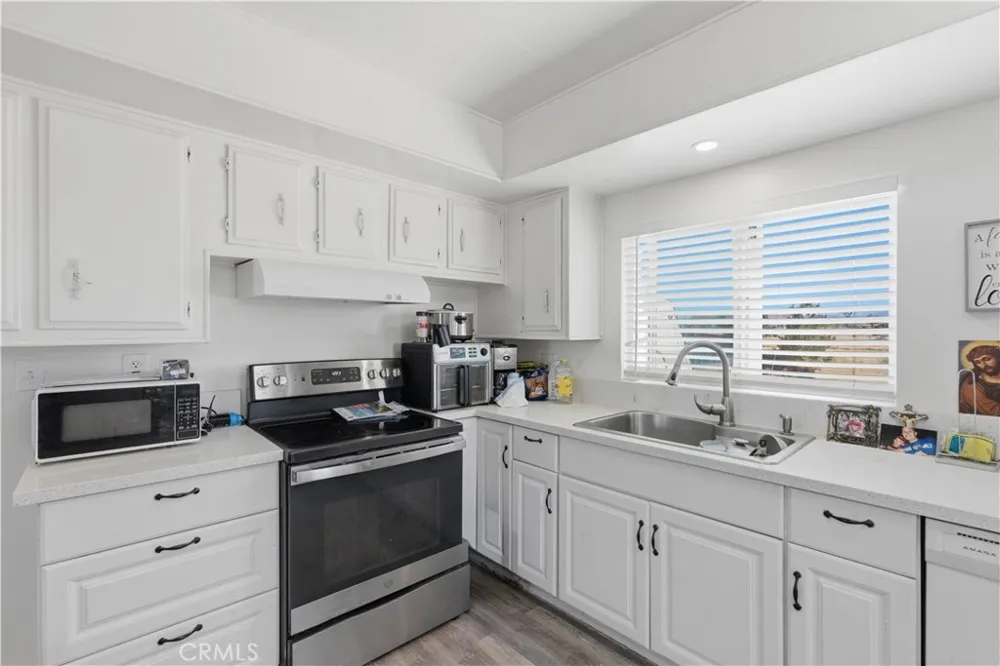 5885 Dos Palmas Phelan, CA 92371