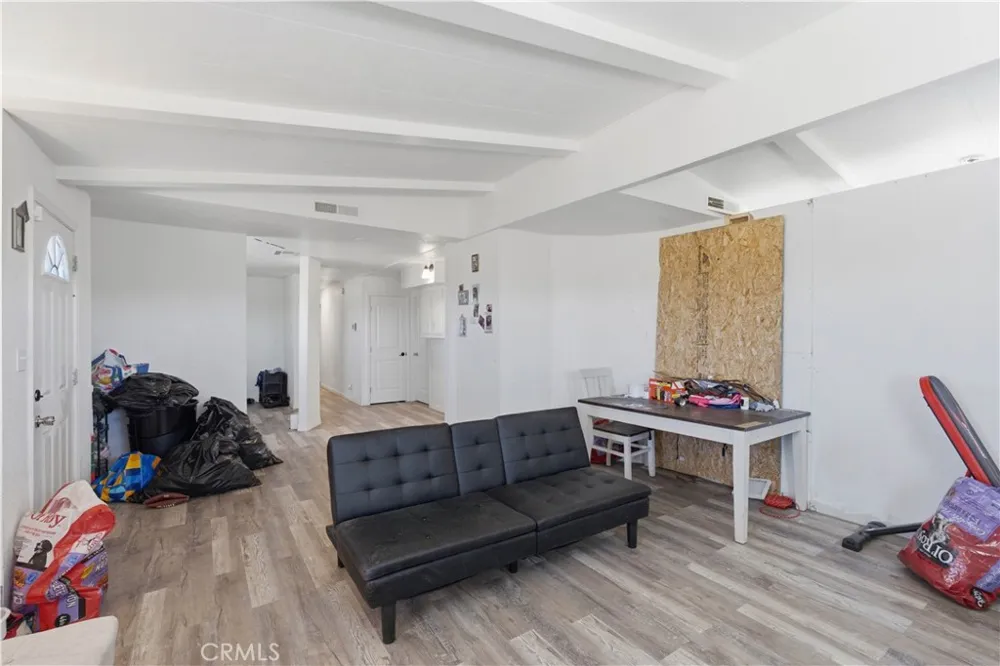 5885 Dos Palmas Phelan, CA 92371