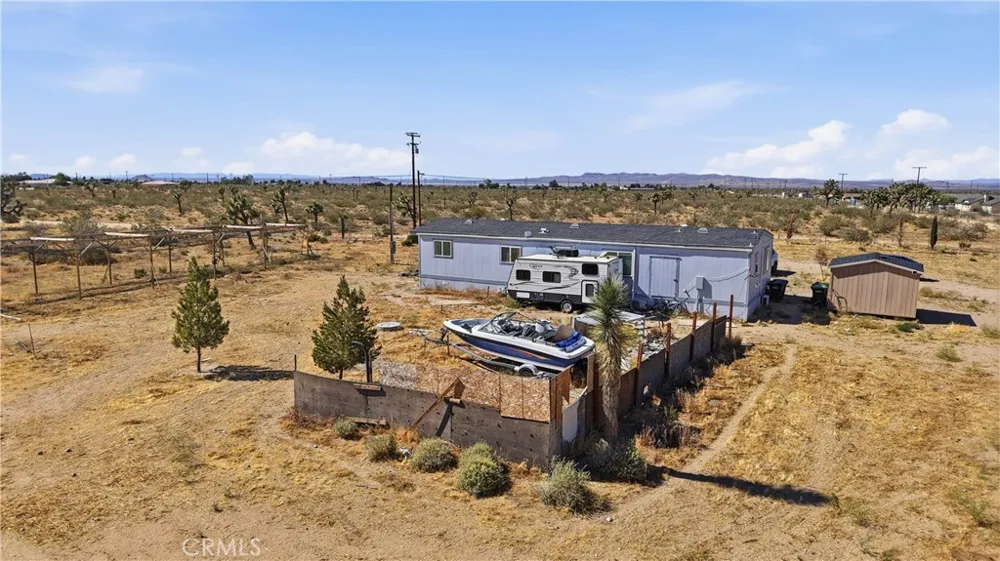 5885 Dos Palmas Phelan, CA 92371