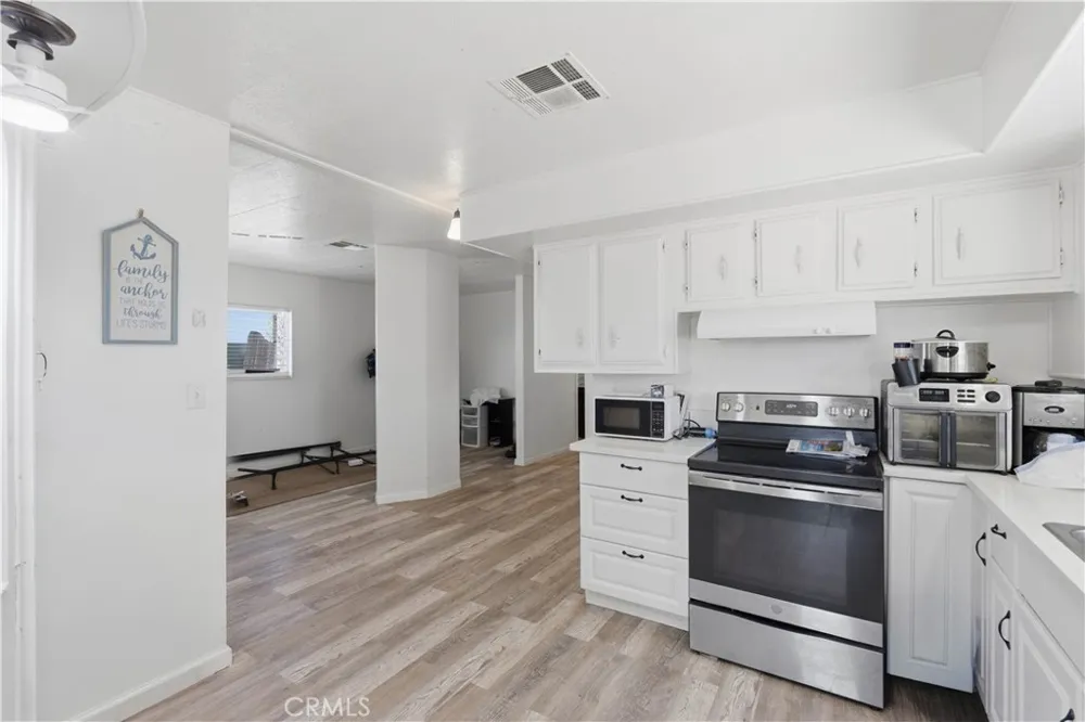 5885 Dos Palmas Phelan, CA 92371