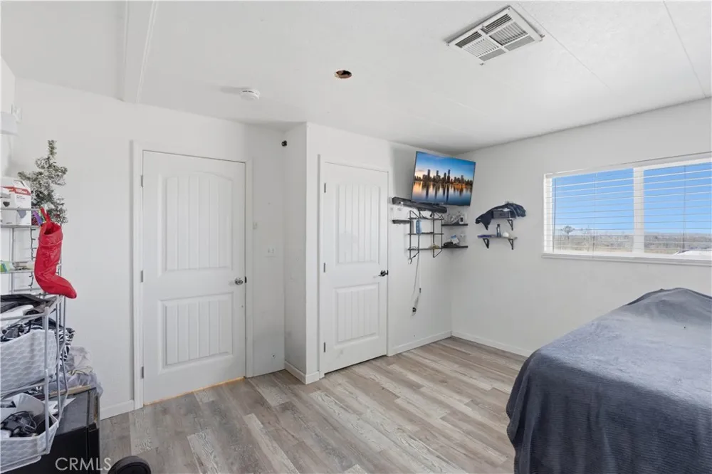 5885 Dos Palmas Phelan, CA 92371