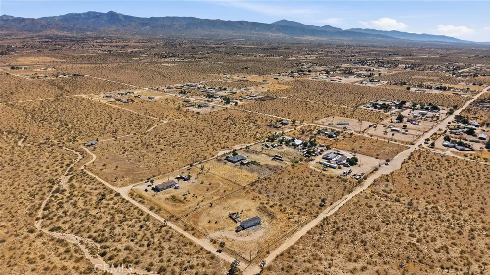 5885 Dos Palmas Phelan, CA 92371