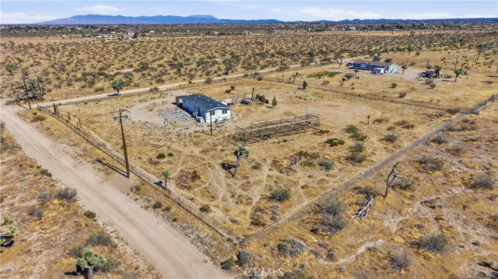5885 Dos Palmas Phelan, CA 92371