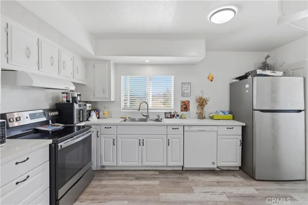 5885 Dos Palmas Phelan, CA 92371