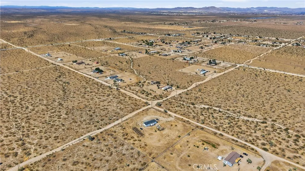 5885 Dos Palmas Phelan, CA 92371
