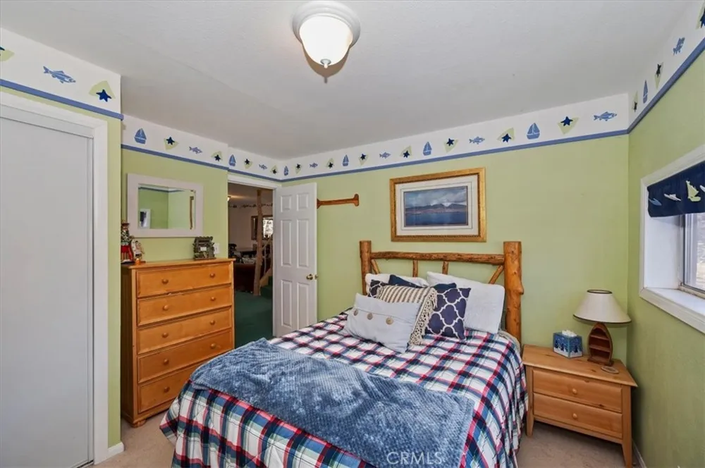 796 Orange Sugarloaf, CA 92386