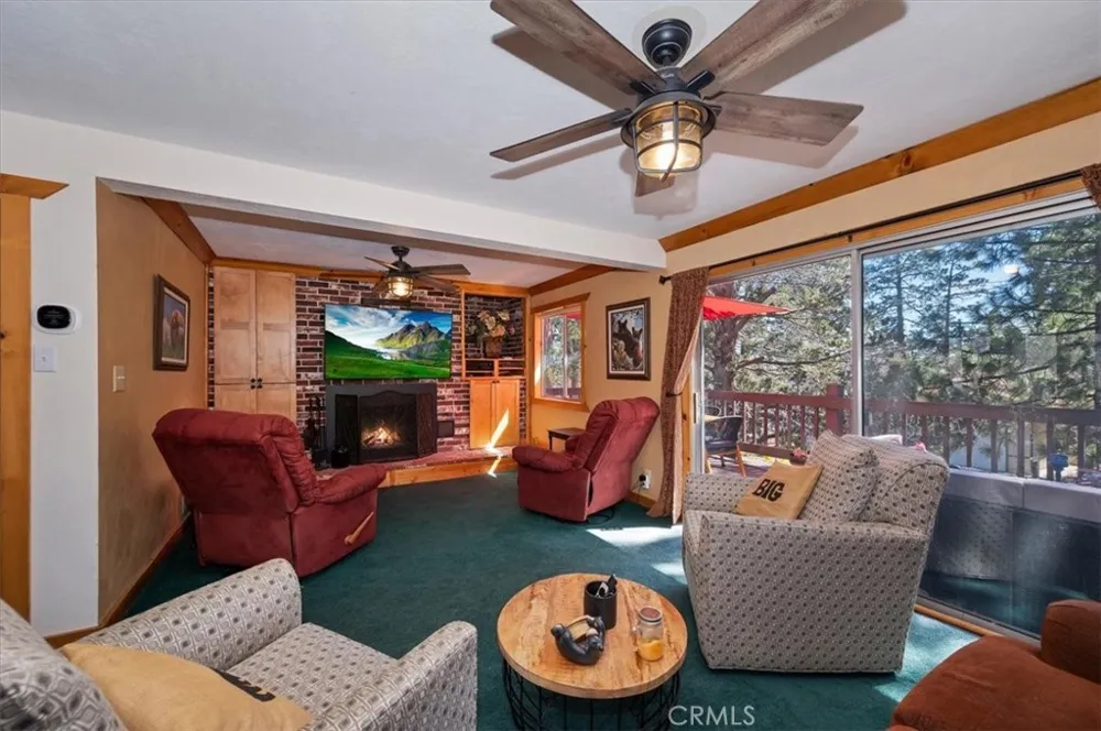 796 Orange Sugarloaf, CA 92386