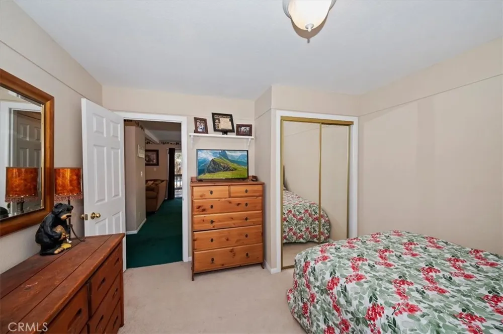 796 Orange Sugarloaf, CA 92386