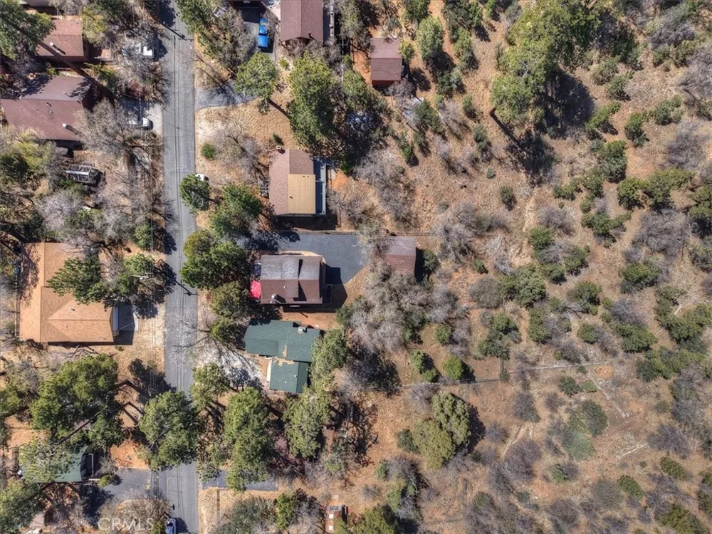 796 Orange Sugarloaf, CA 92386