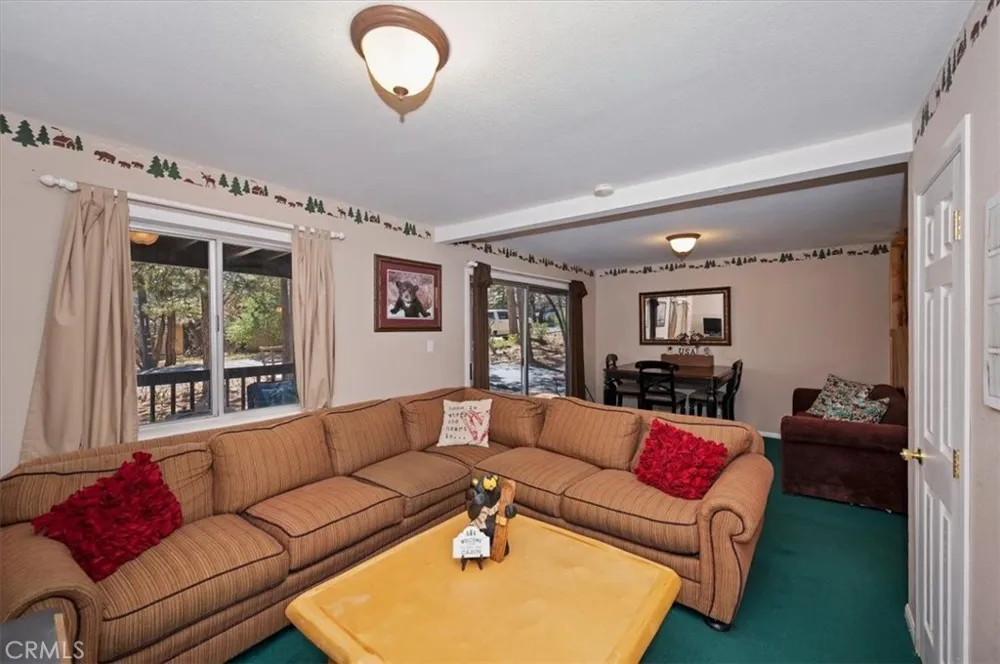 796 Orange Sugarloaf, CA 92386