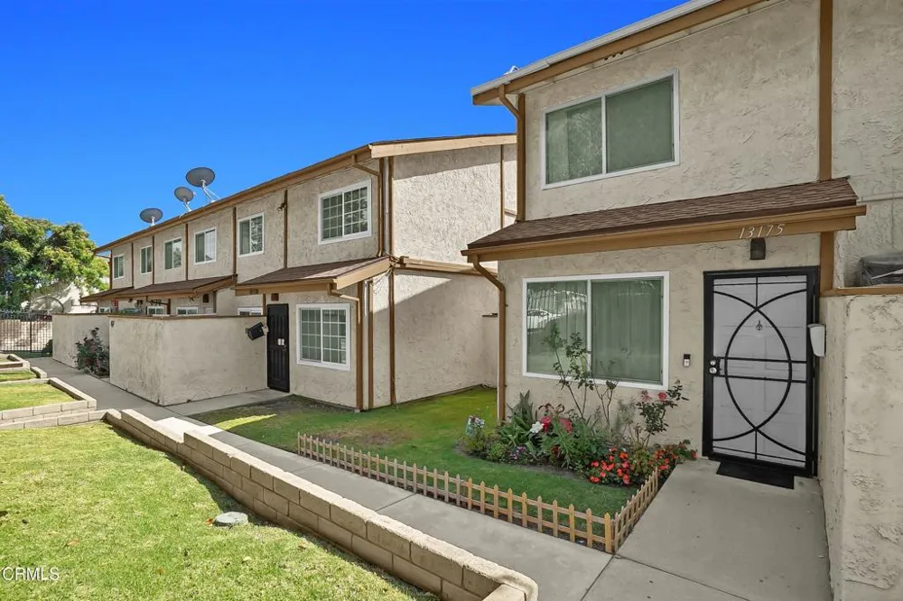 13175 Bromont Avenue Sylmar, CA 91342