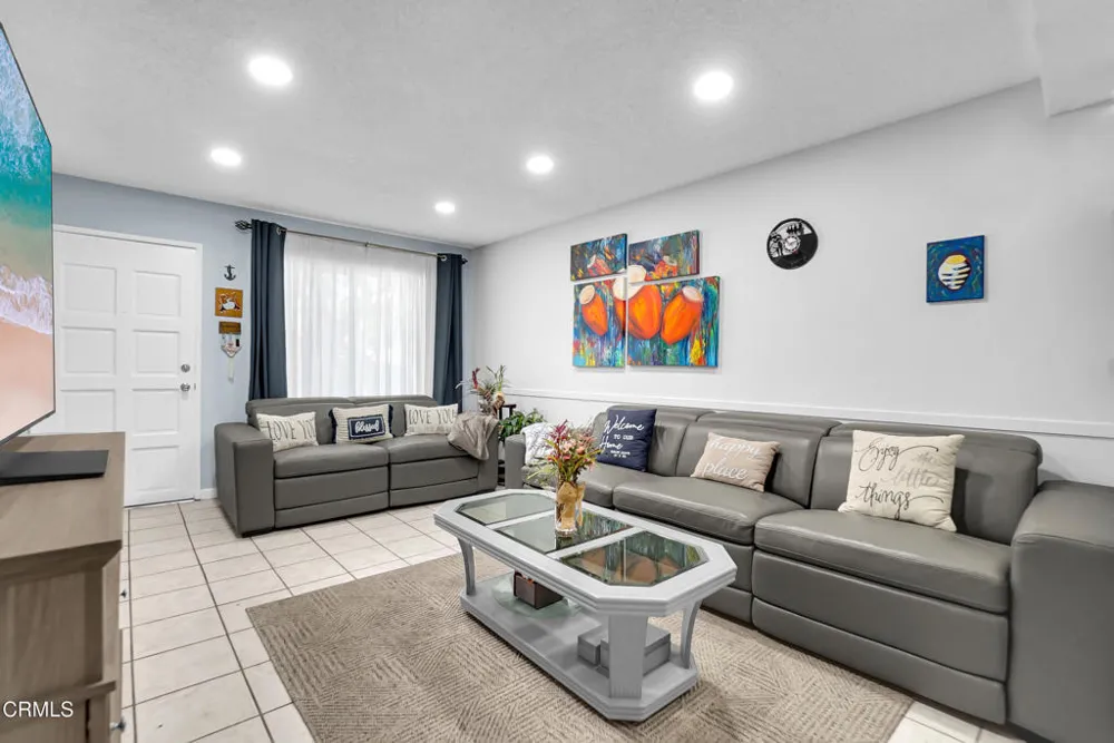 13175 Bromont Avenue Sylmar, CA 91342
