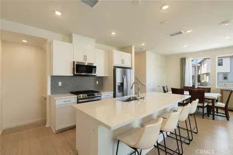 1562 Topeka Ave #1