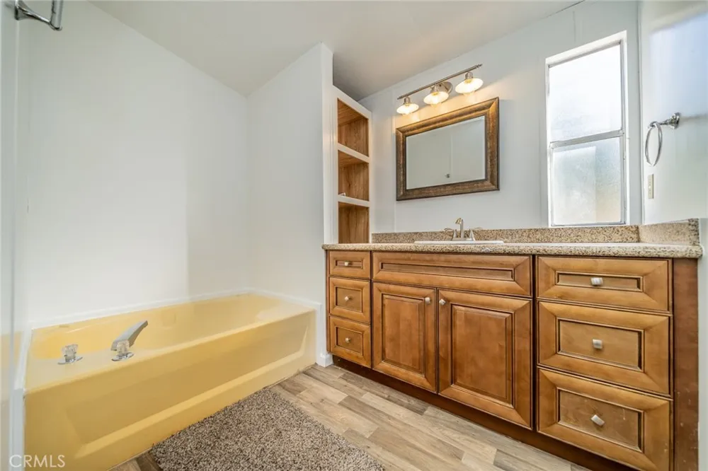 6474 Macapa Phelan, CA 92371