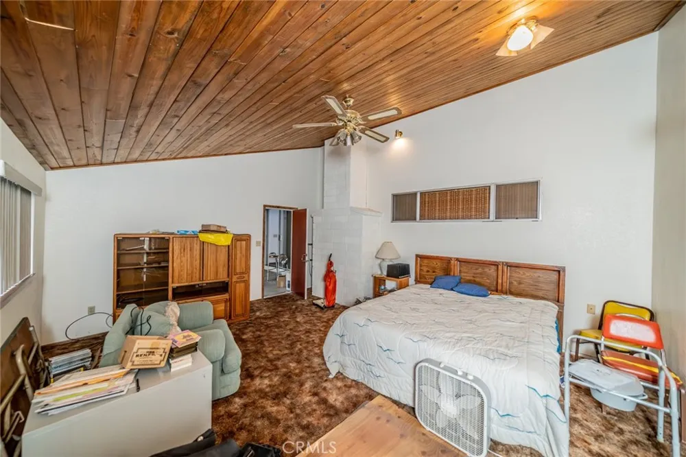6474 Macapa Phelan, CA 92371