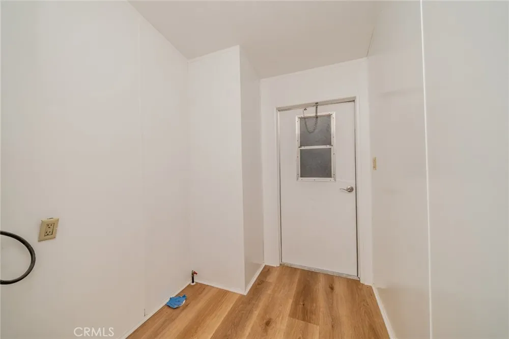 6474 Macapa Phelan, CA 92371