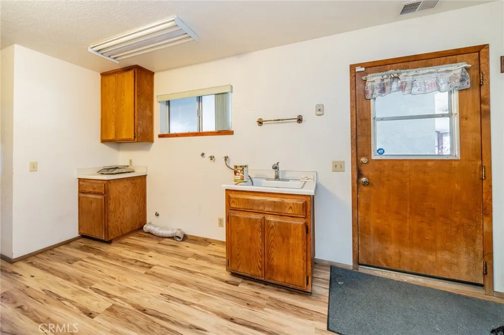 6474 Macapa Phelan, CA 92371