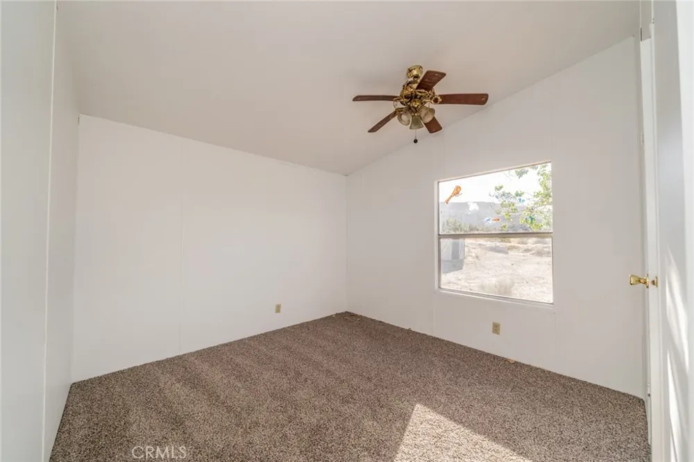 6474 Macapa Phelan, CA 92371