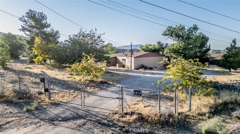 6474 Macapa Phelan, CA 92371