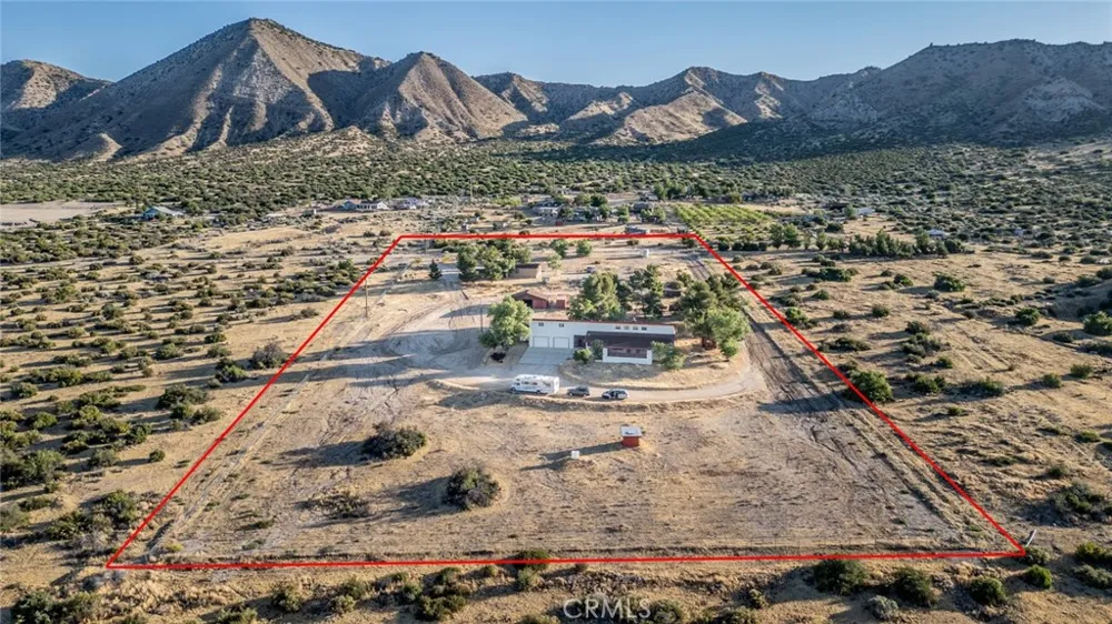 6474 Macapa Phelan, CA 92371