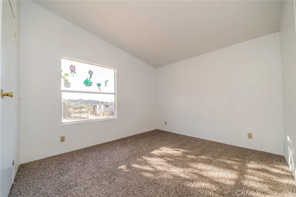 6474 Macapa Phelan, CA 92371