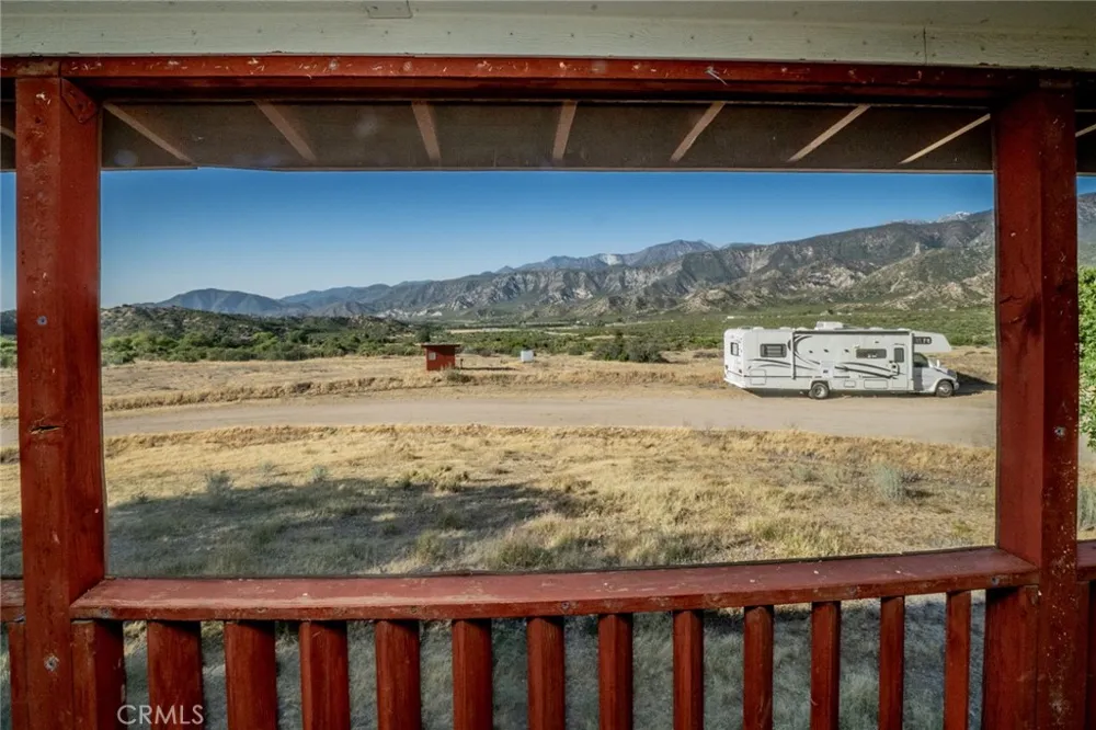 6474 Macapa Phelan, CA 92371