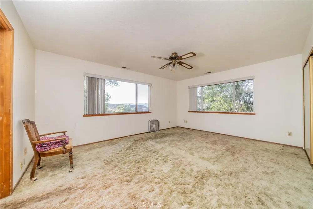 6474 Macapa Phelan, CA 92371