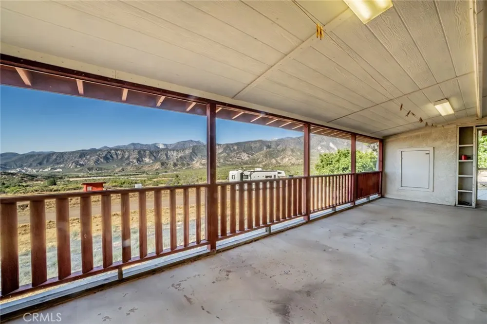 6474 Macapa Phelan, CA 92371