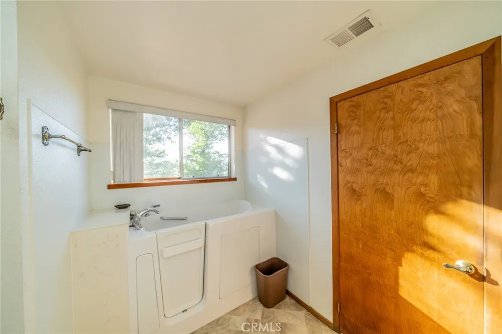 6474 Macapa Phelan, CA 92371
