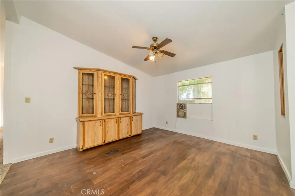 6474 Macapa Phelan, CA 92371