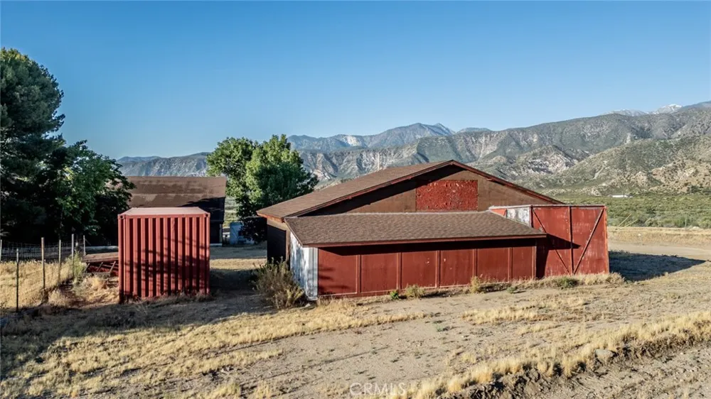 6474 Macapa Phelan, CA 92371