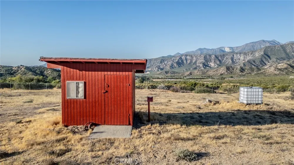 6474 Macapa Phelan, CA 92371