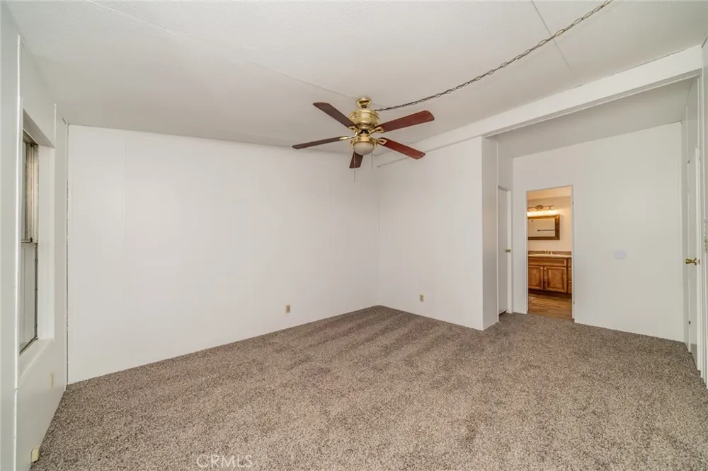6474 Macapa Phelan, CA 92371