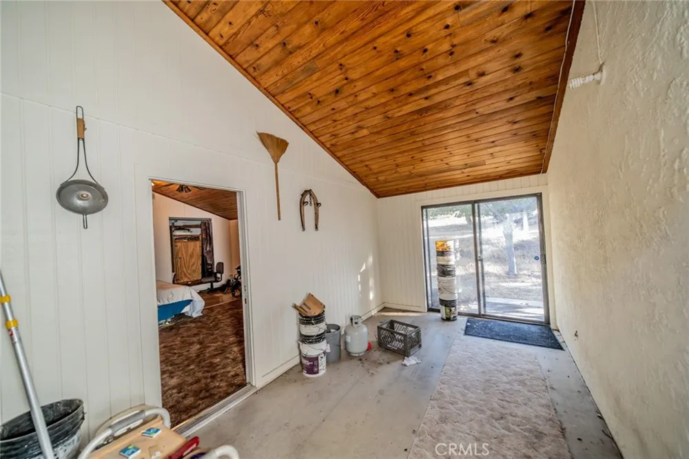 6474 Macapa Phelan, CA 92371