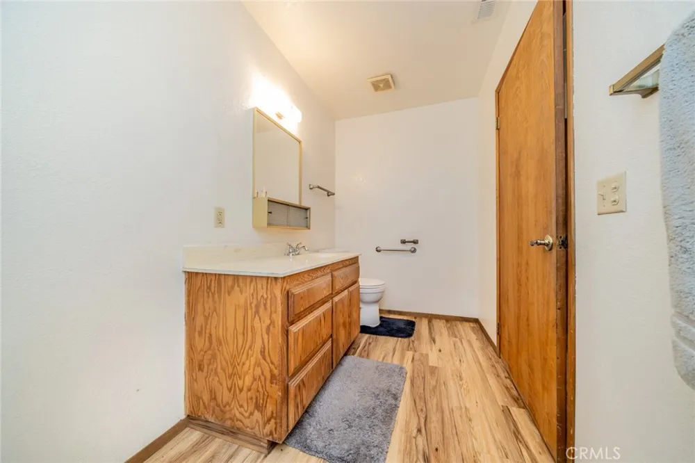 6474 Macapa Phelan, CA 92371