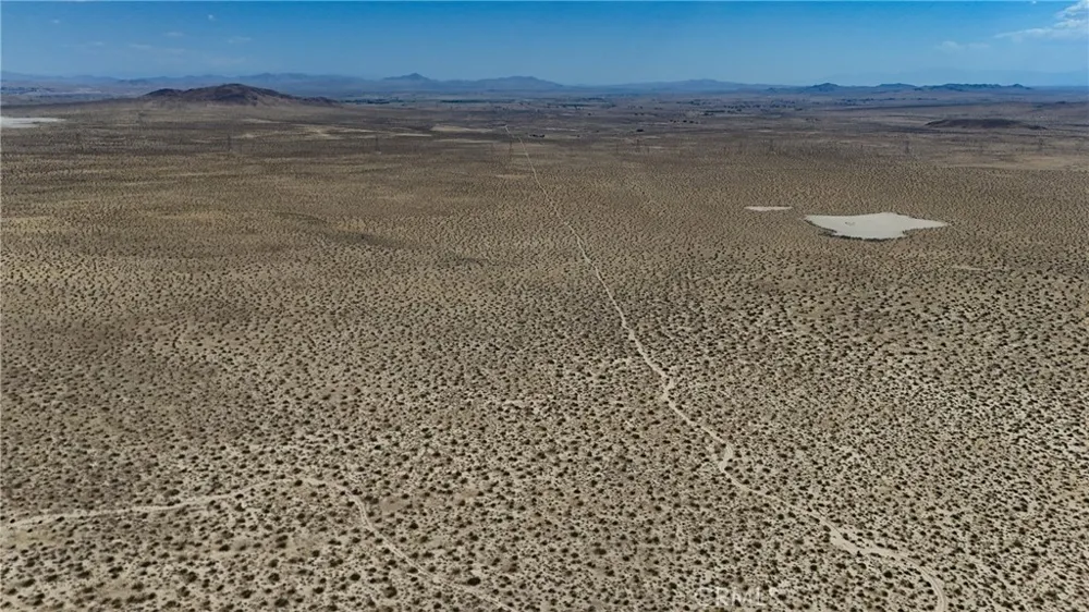 736 Fossil Bed (NEAR) Road Hinkley, CA 92347