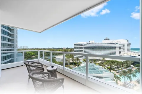 4391 Collins Ave #1001