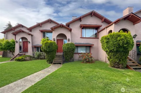 1212 E Craig Avenue #7