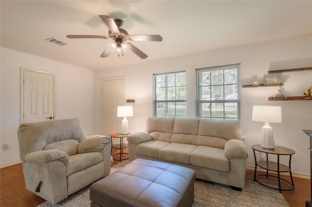 405 Peacock Path Trinity, TX 75862