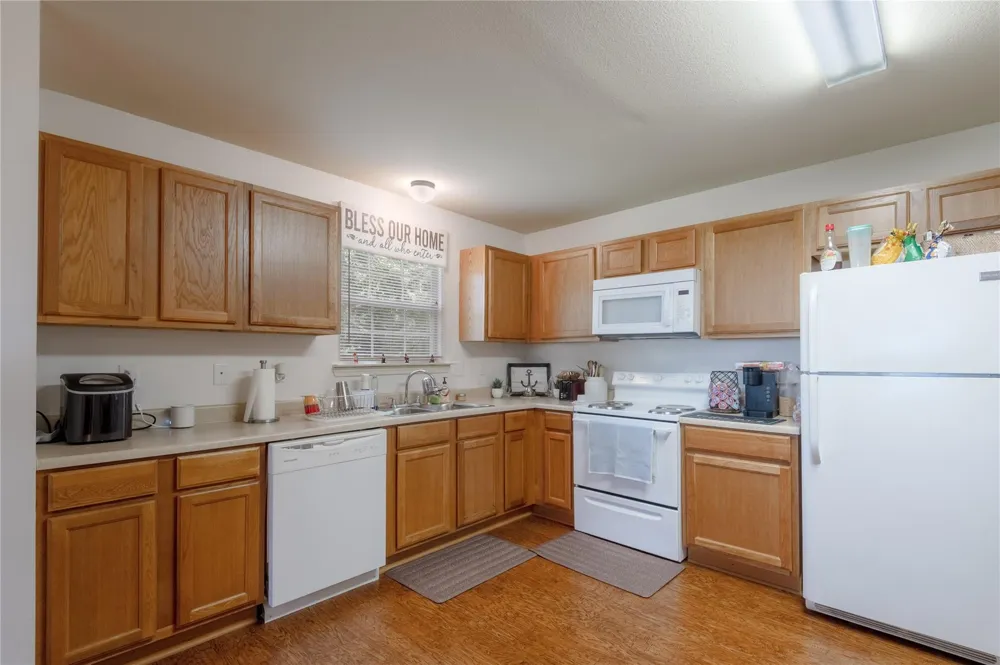 405 Peacock Path Trinity, TX 75862