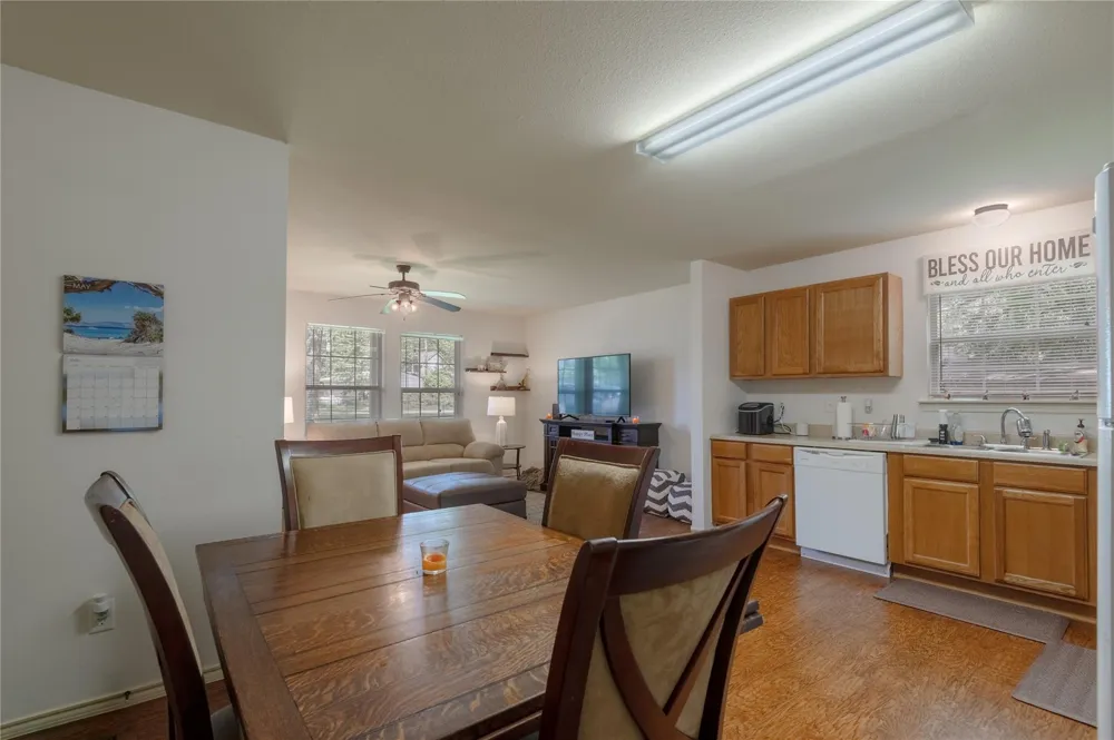 405 Peacock Path Trinity, TX 75862
