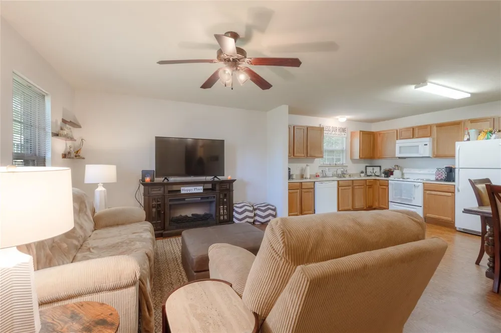 405 Peacock Path Trinity, TX 75862